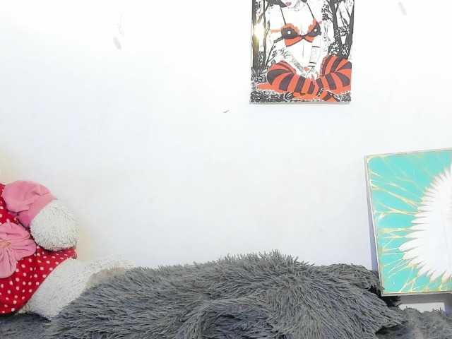 sweetavi live cam on BongaCams