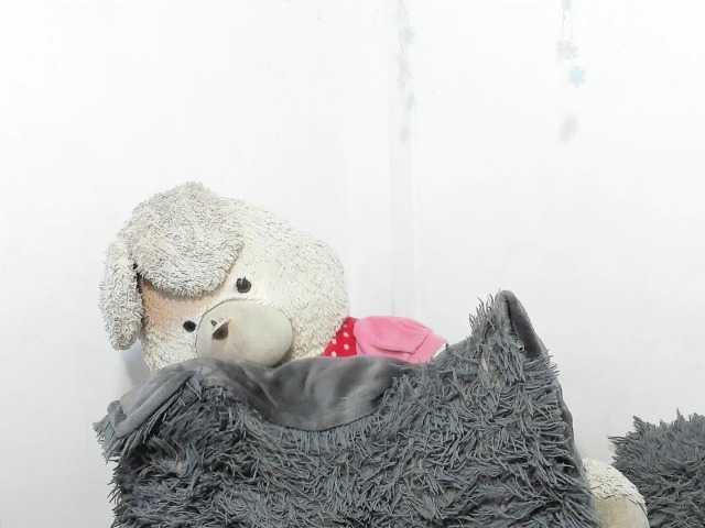 sweetavi live cam on BongaCams
