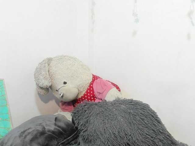 sweetavi live cam on BongaCams