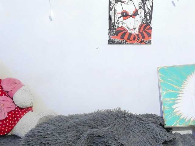 sweetavi live cam on BongaCams