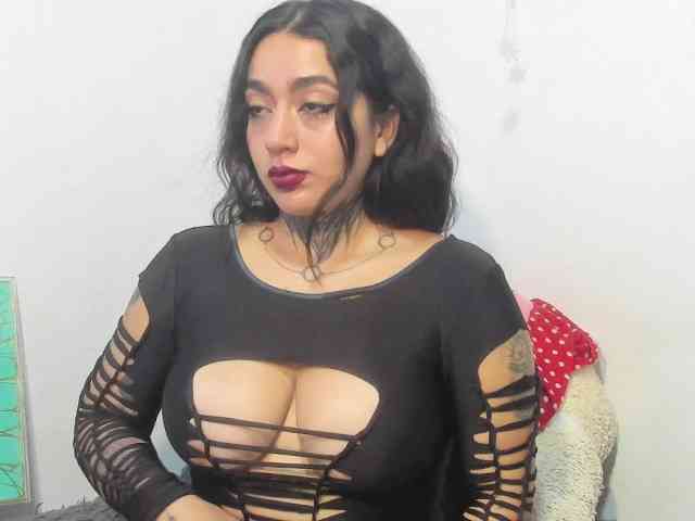 sweetavi webcam