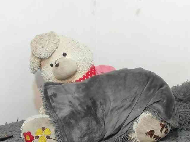 sweetavi webcam