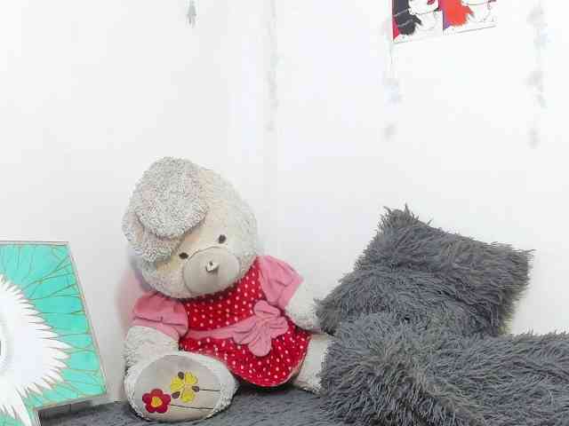 sweetavi webcam