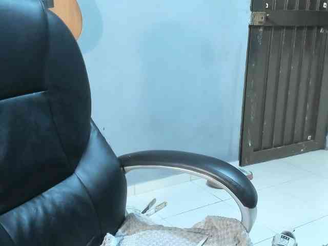 sweetavi webcam