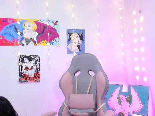 sweetavi webcam