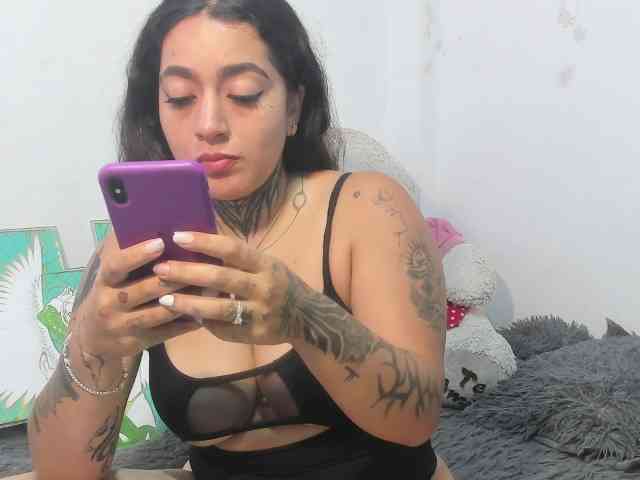 sweetavi webcam
