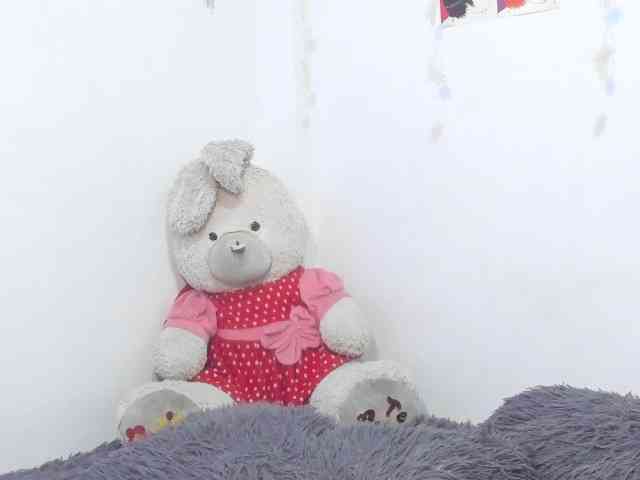 sweetavi webcam
