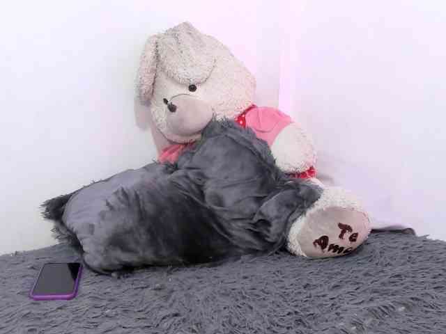 sweetavi webcam