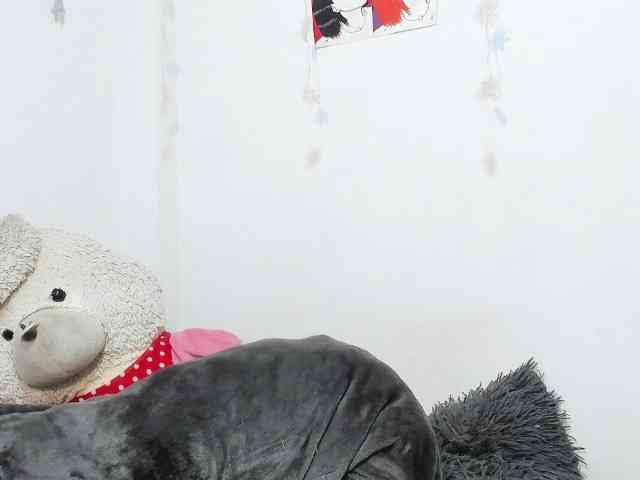 sweetavi webcam