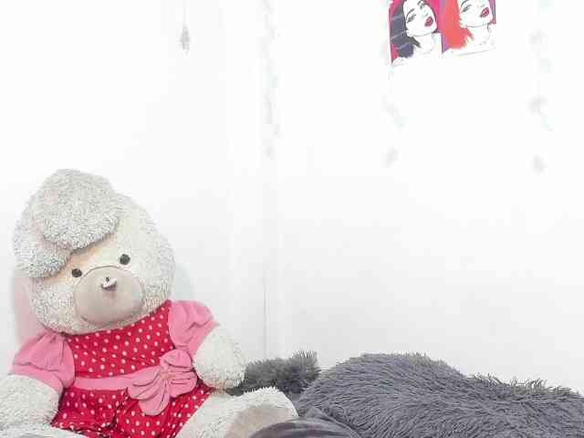 sweetavi webcam