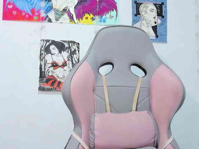 sweetavi webcam