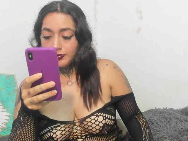 sweetavi webcam