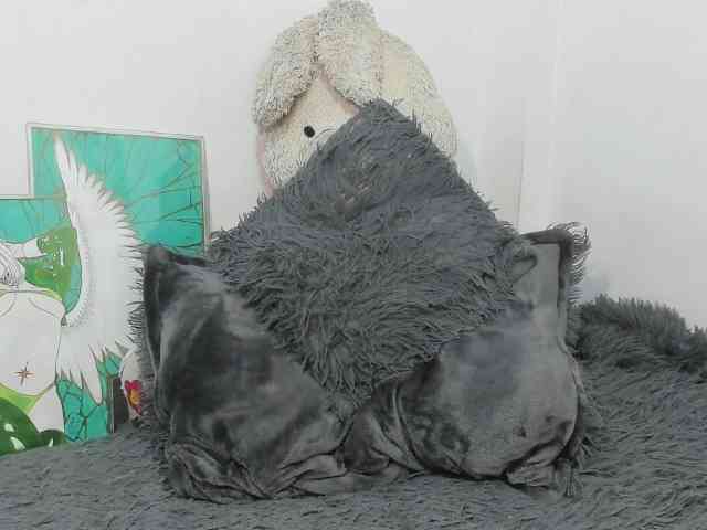 sweetavi webcam
