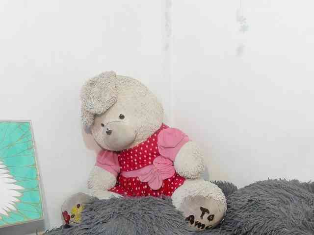 sweetavi webcam
