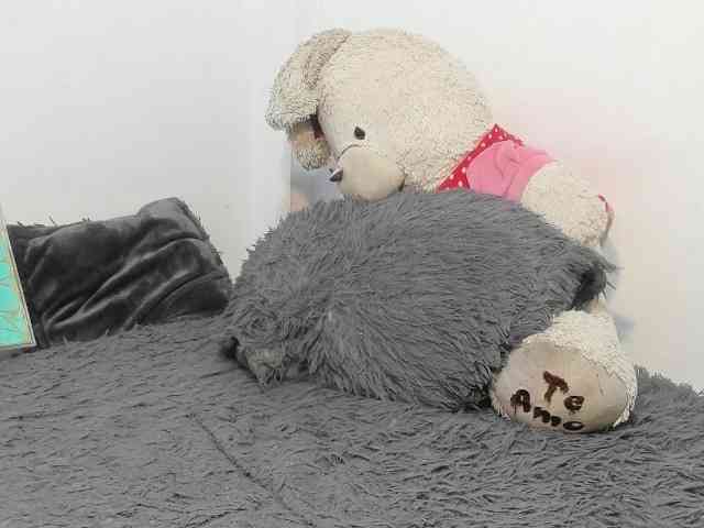 sweetavi webcam