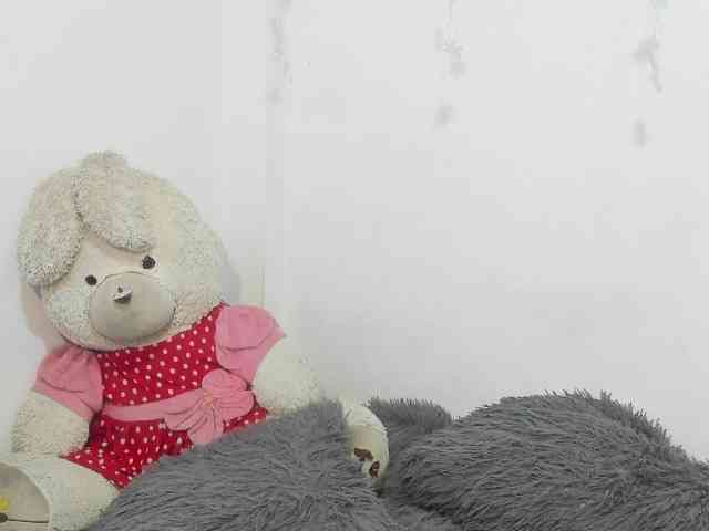 sweetavi webcam