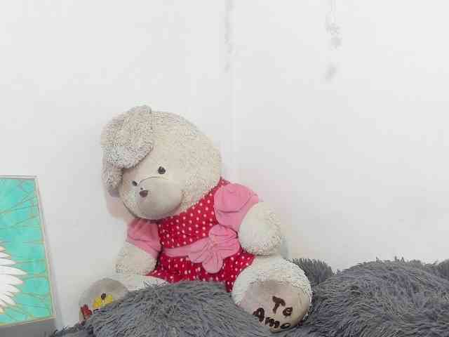 sweetavi webcam