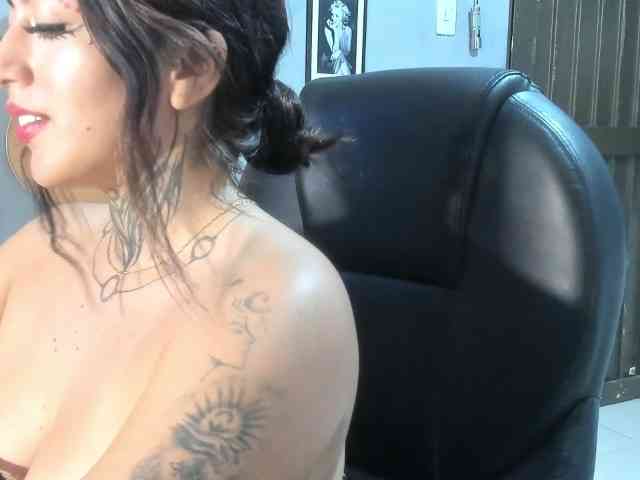 sweetavi webcam