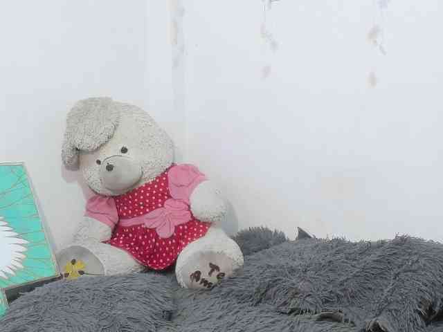 sweetavi webcam