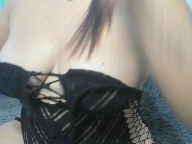 sweetavi webcam