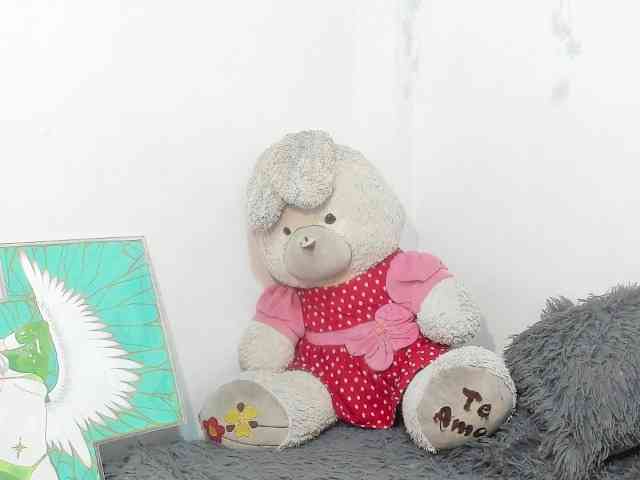 sweetavi webcam
