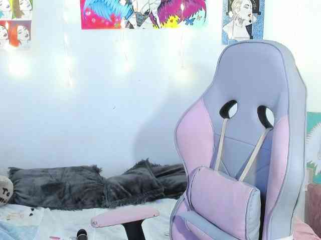 sweetavi webcam