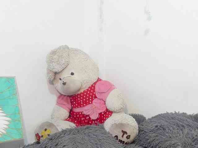 sweetavi webcam