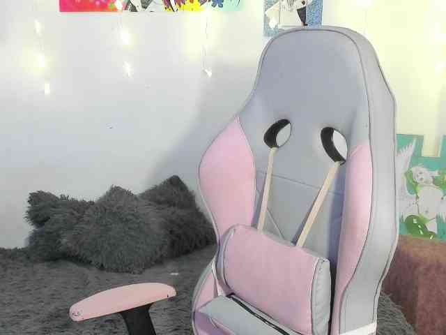 sweetavi webcam