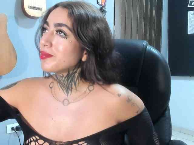 sweetavi webcam