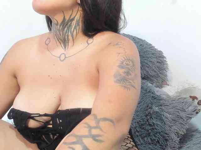sweetavi webcam