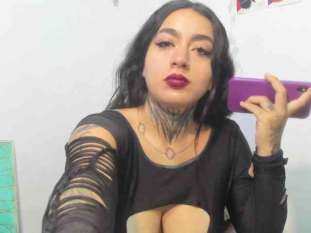 sweetavi webcam
