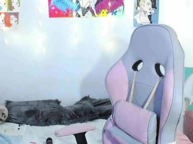 sweetavi webcam