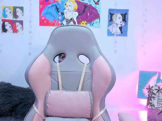 sweetavi webcam