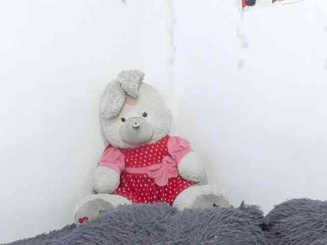 sweetavi webcam