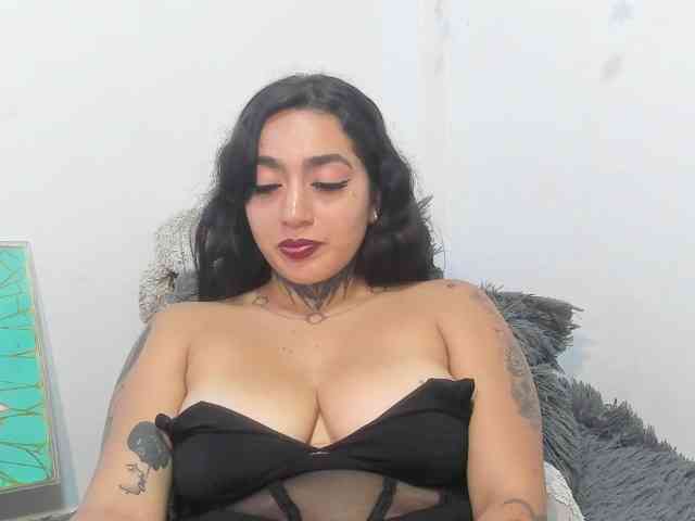 sweetavi webcam