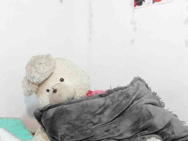 sweetavi webcam