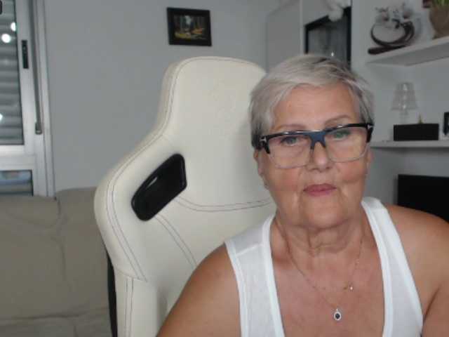 Selenna65 live cam on BongaCams