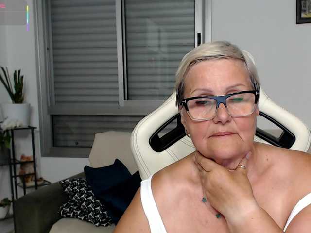 Selenna65 live cam on BongaCams