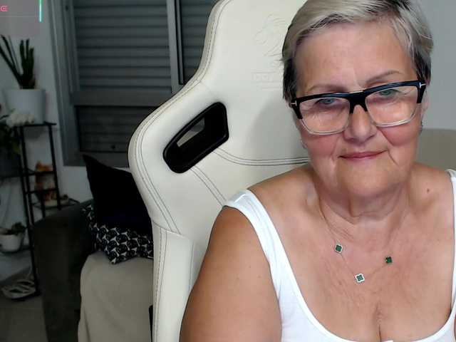 Selenna65 live cam on BongaCams