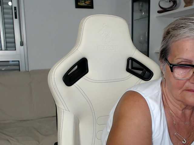 Selenna65 live cam on BongaCams