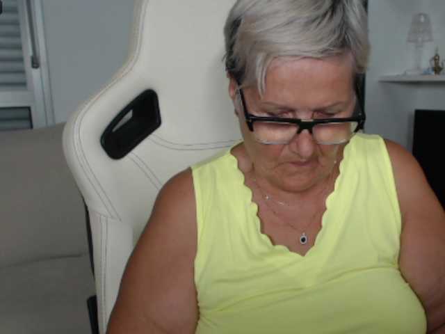 Selenna65 live cam on BongaCams