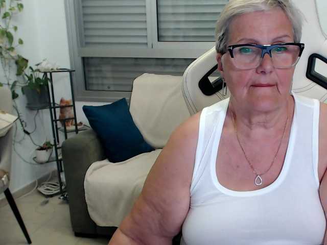 le modèle Selenna65 est en webcam porno dans un show sur le site bongacams, il possède les tags suivants: White/Caucasian,Blonde,Trimmed