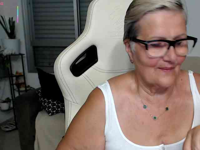 Selenna65 webcam