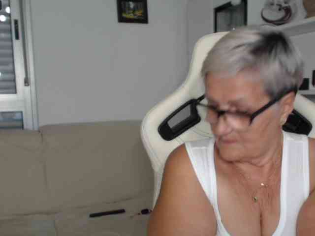 Selenna65 webcam