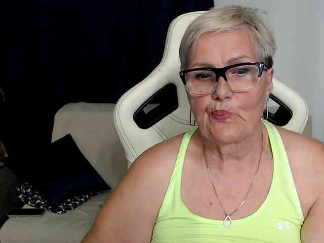 Selenna65 Live Webcam on BongaCams