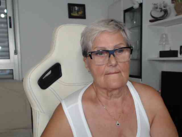 Selenna65 webcam