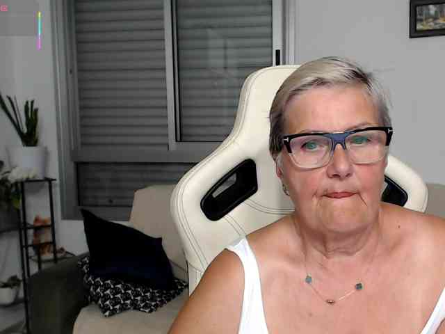 Selenna65 webcam