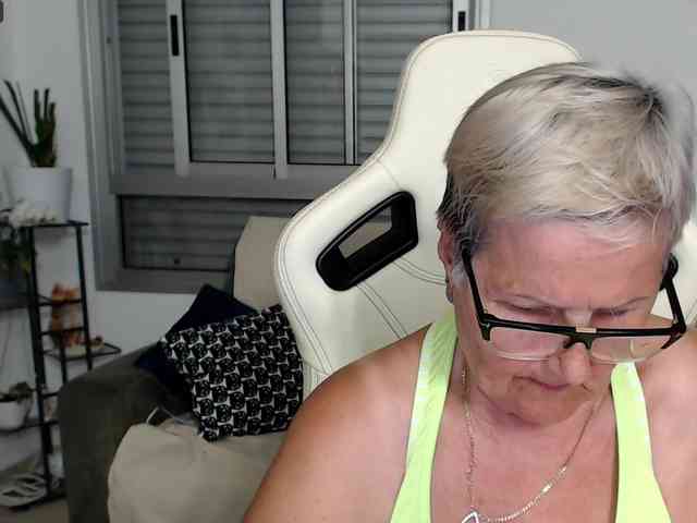 Selenna65 webcam