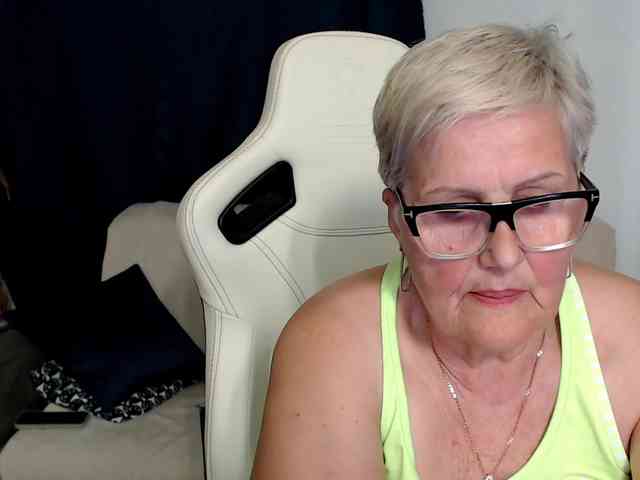 Selenna65 Live Webcam on BongaCams