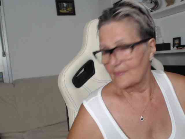Selenna65 webcam